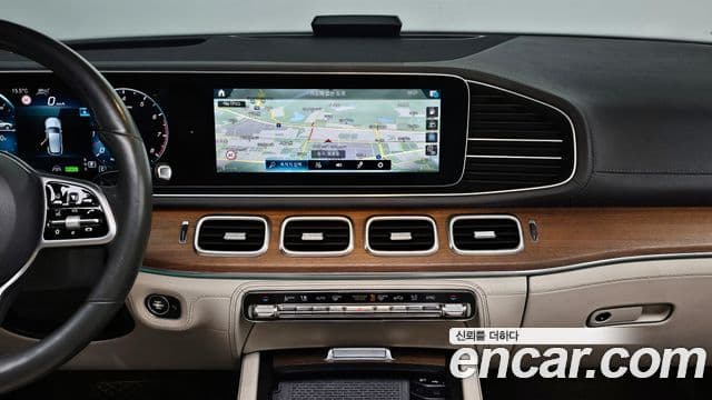 Mercedes-Benz GLE-Class 2020 — Şəkil 13/20