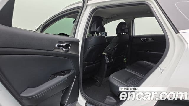 Kia Sportage 2021 — ფოტო 16/20
