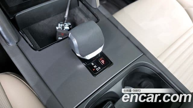 Land Rover Discovery Sport 2025 — ფოტო 10/20