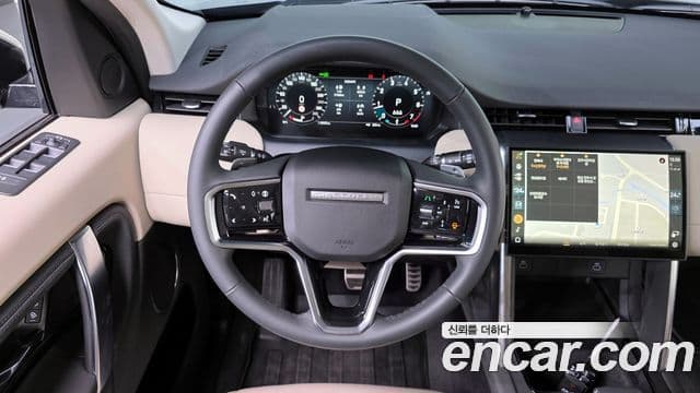 Land Rover Discovery Sport 2025 — ფოტო 18/20
