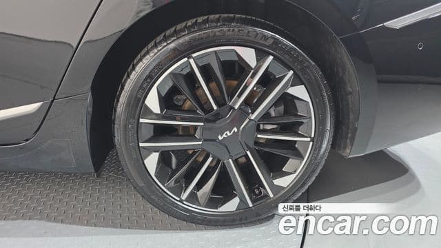 Kia K8 2025 — Photo 8/35