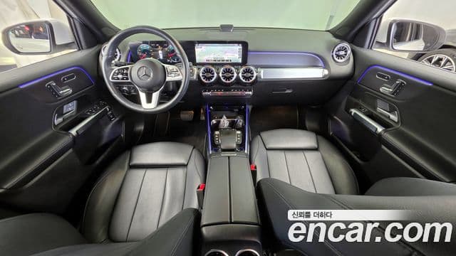 Mercedes-Benz GLB-Class 2021 — Şəkil 18/20