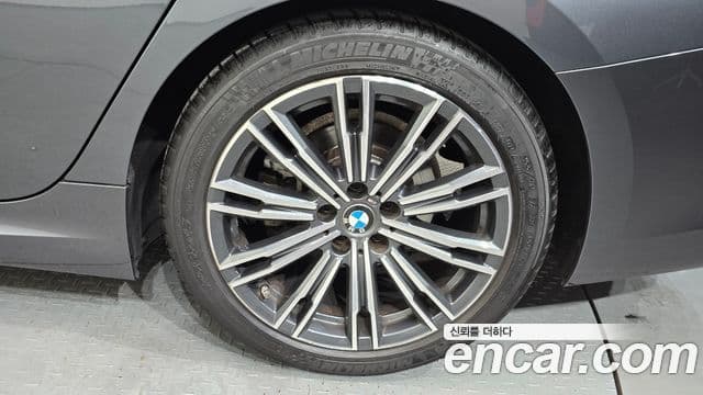 BMW 3 Series 2021 — Şəkil 32/34