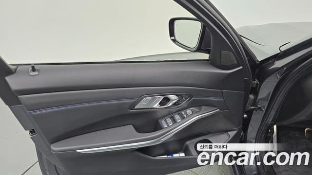 BMW 3 Series 2021 — Şəkil 29/34