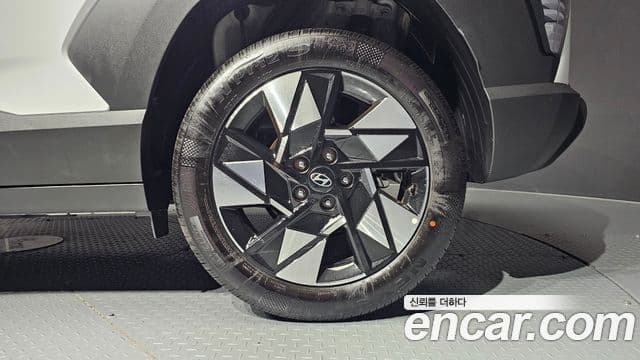 Hyundai Kona Hybrid 2025 — Photo 17/30