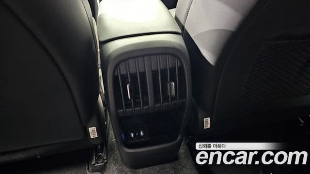 Hyundai Kona Hybrid 2025 — Photo 28/30