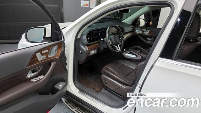 Mercedes-Benz GLE-Class 2020 — Фото 10/20