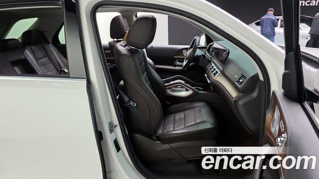 Mercedes-Benz GLE-Class 2020 — Фото 12/20
