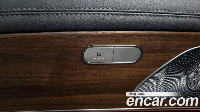 Mercedes-Benz GLE-Class 2020 — Photo 3/31