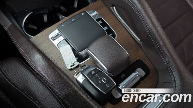 Mercedes-Benz GLE-Class 2020 — Photo 23/31