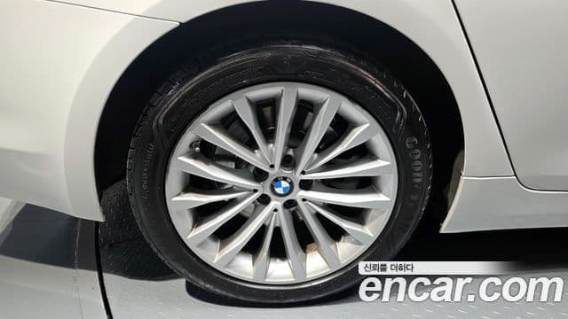 BMW 5 Series 2020 — ფოტო 5/20
