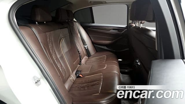 BMW 5 Series 2020 — ფოტო 11/20