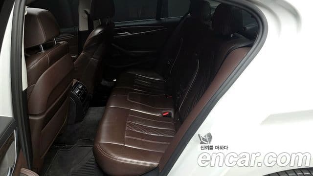 BMW 5 Series 2020 — ფოტო 12/20