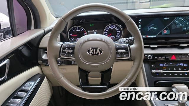 Kia Carnival 2020 — фото 13 из 20