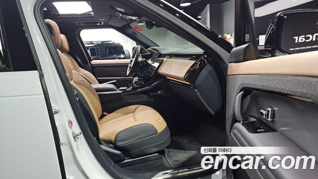 Land Rover Range Rover Sport 2025 — Фото 10/20