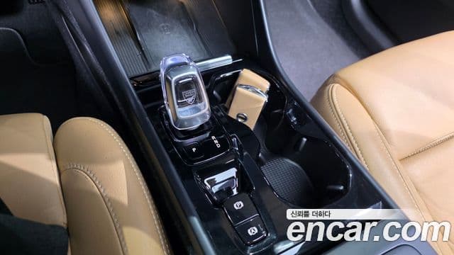 Volvo XC40 2020 — Şəkil 9/20