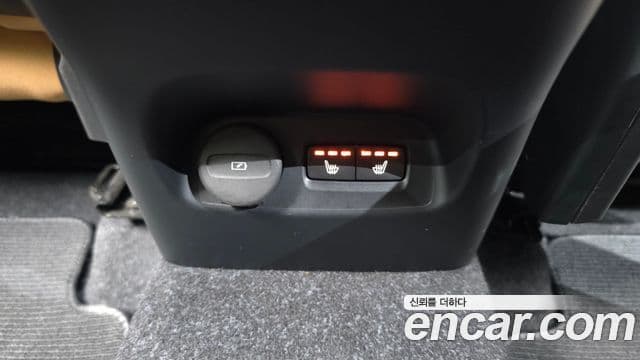 Volvo XC40 2020 — Şəkil 19/20