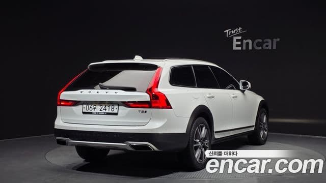 Volvo V90 Cross Country 2019 — Şəkil 2/20