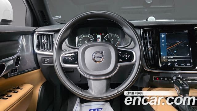 Volvo V90 Cross Country 2019 — Şəkil 13/20