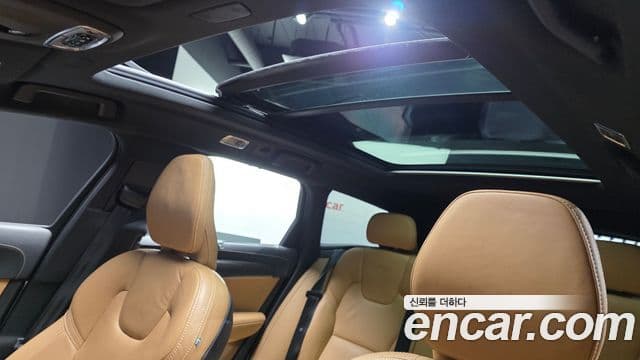 Volvo V90 Cross Country 2019 — Şəkil 14/20
