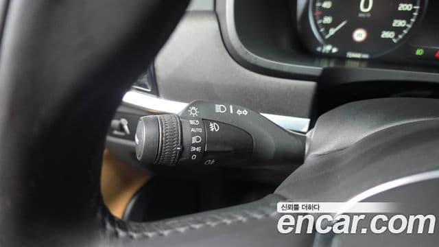 Volvo V90 Cross Country 2019 — Şəkil 18/20