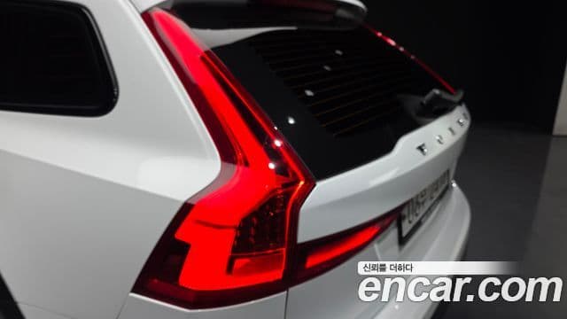 Volvo V90 Cross Country 2019 — Şəkil 20/30