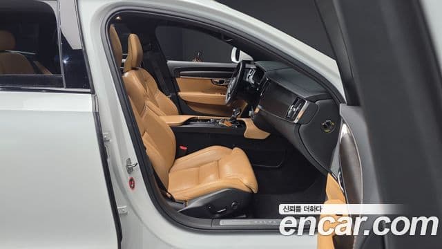 Volvo V90 Cross Country 2019 — Şəkil 15/30