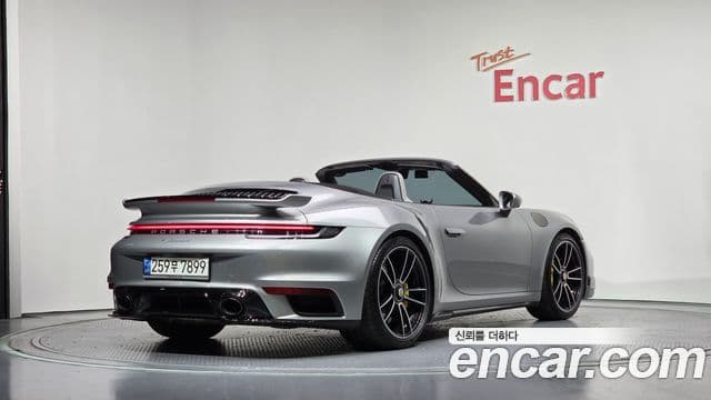 Porsche 911 2022 — ფოტო 1/20