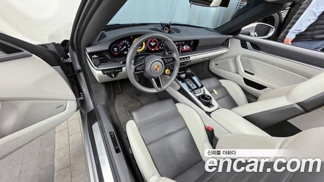 Porsche 911 2022 — Photo 21/41