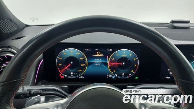 Mercedes-Benz GLB-Class 2021 — Photo 18/20