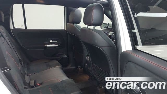 Mercedes-Benz GLB-Class 2021 — Photo 17/20