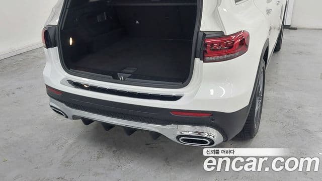 Mercedes-Benz GLB-Class 2021 — Photo 7/20