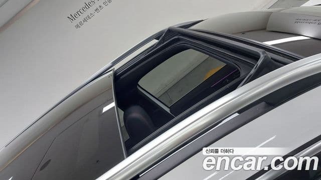 Mercedes-Benz GLB-Class 2021 — Photo 19/20