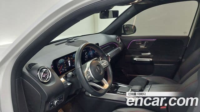 Mercedes-Benz GLB-Class 2021 — Photo 14/20