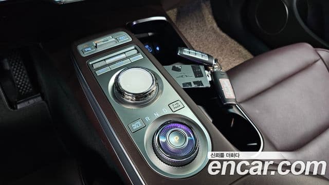 Genesis GV70 2022 — ფოტო 8/20