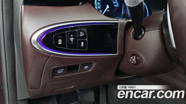 Genesis GV70 2022 — ფოტო 19/20