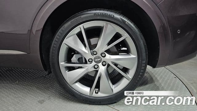 Genesis GV70 2022 — Şəkil 14/25