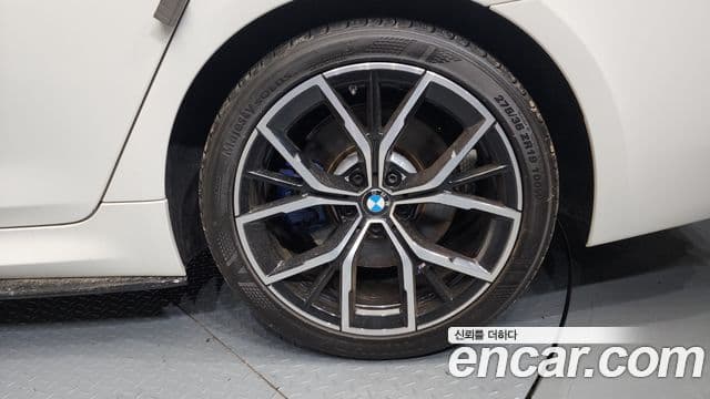 BMW 5 Series 2022 — Şəkil 14/38