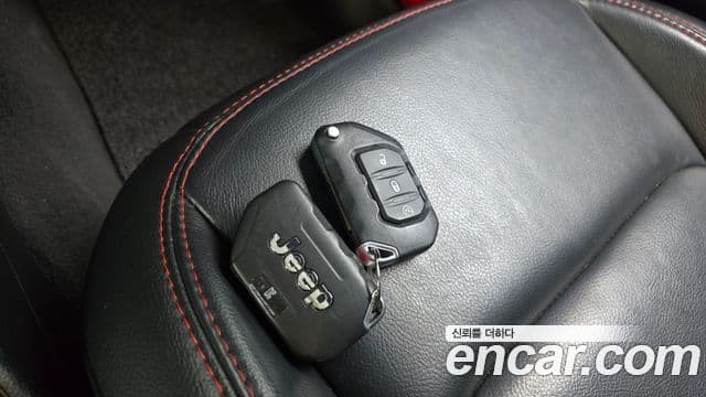 Jeep Wrangler 2021 — Şəkil 18/20