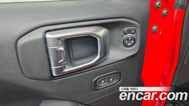 Jeep Wrangler 2021 — ფოტო 9/34