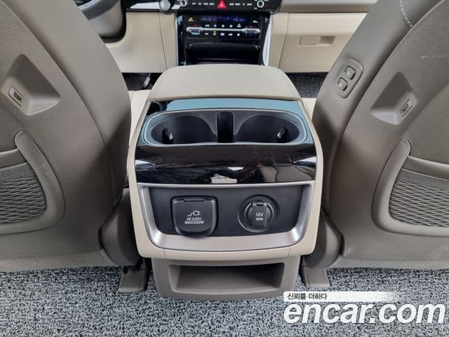 Kia Carnival 2023 — Şəkil 8/20