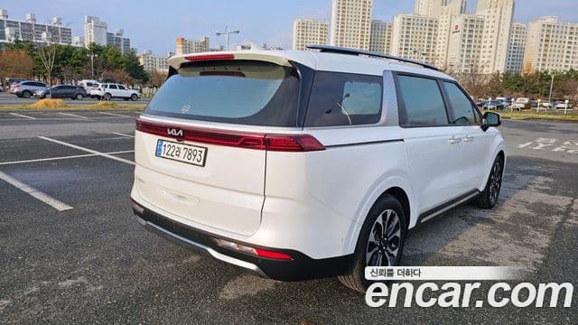 Kia Carnival 2023 — ფოტო 1/20