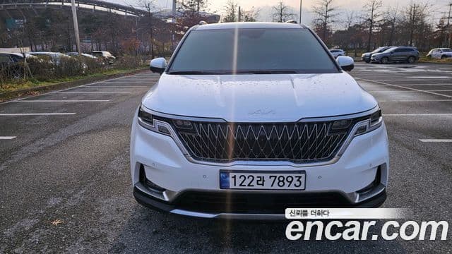 Kia Carnival 2023 — ფოტო 2/20