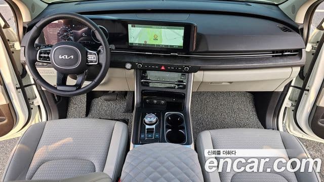 Kia Carnival 2023 — ფოტო 5/20