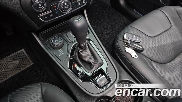 Jeep Cherokee 2021 — Şəkil 9/20