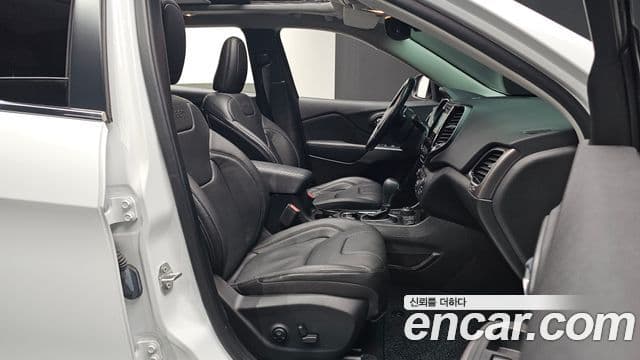 Jeep Cherokee 2021 — Şəkil 10/20