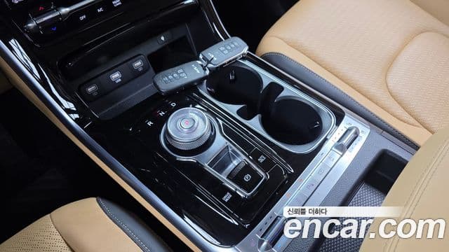 Kia Carnival 2023 — фото 9 из 20
