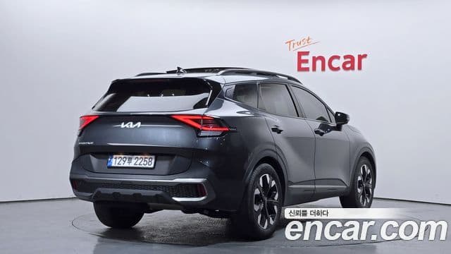 Kia Sportage 2021 — Фото 2/20