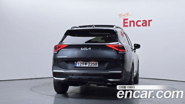 Kia Sportage 2021 — Фото 4/20