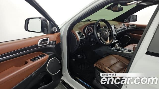 Jeep Grand Cherokee 2021 — ფოტო 10/20